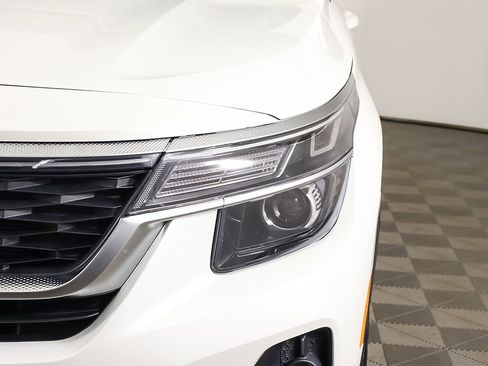 Used 2021 Kia Seltos S image 13