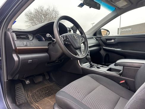 Used 2016 Toyota Camry LE image 19