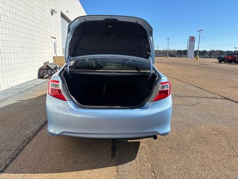 Used 2012 Toyota Camry LE image 28