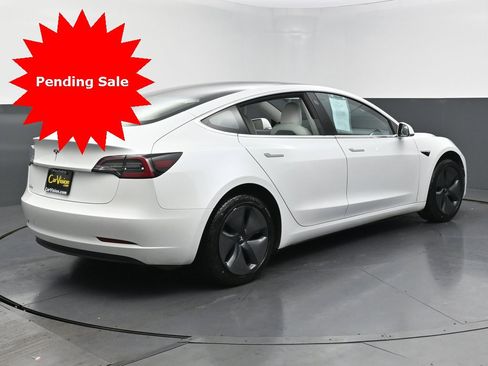 Used 2019 Tesla Model 3 Standard Range Plus image 4