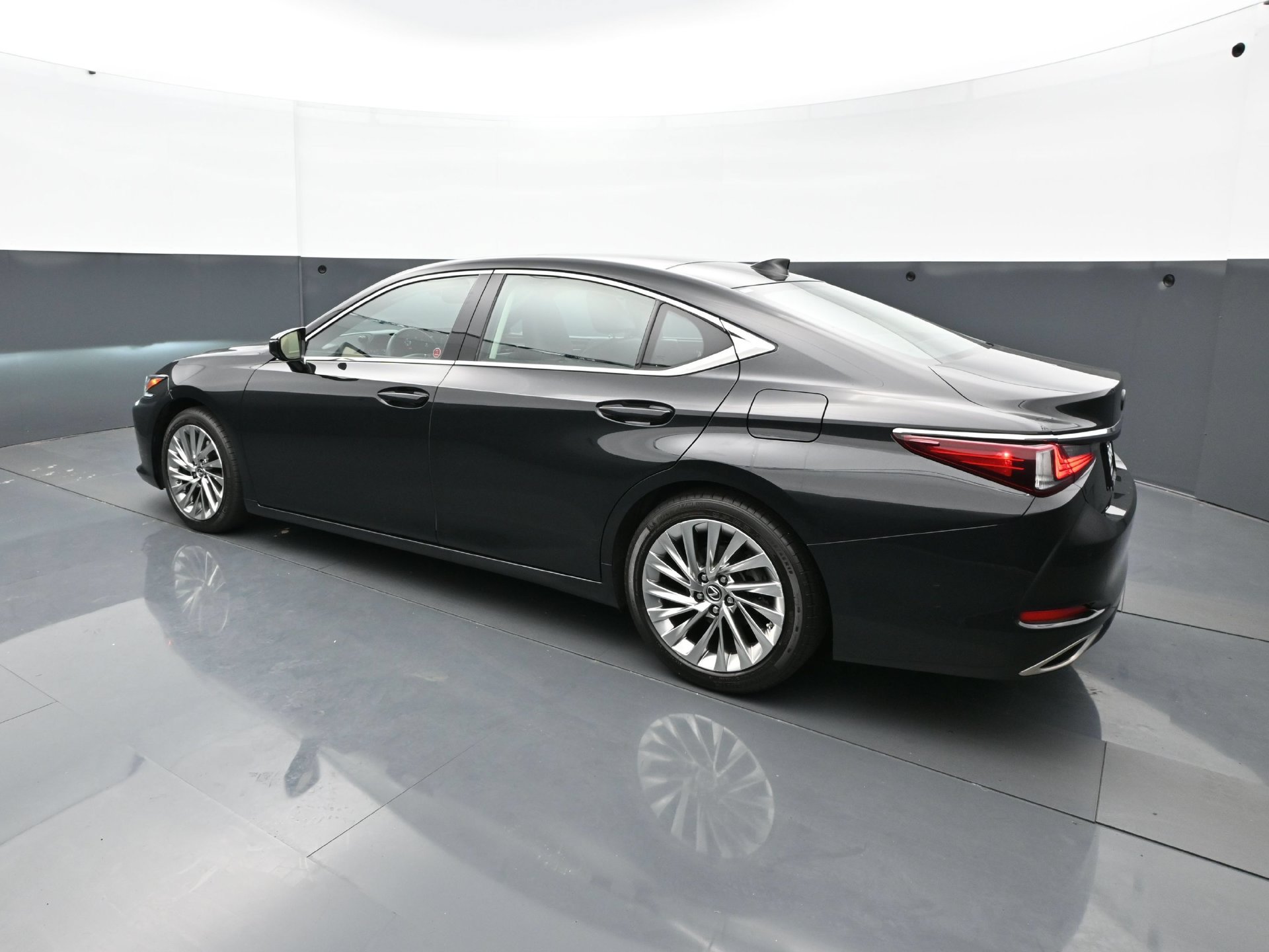 Used 2022 Lexus ES 350 Ultra Luxury FWD image 4