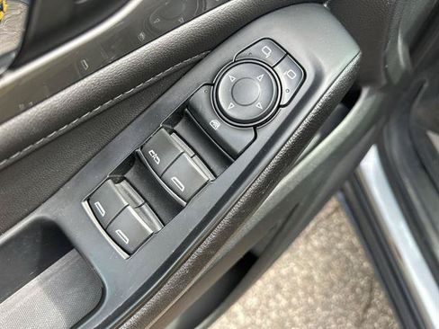 Used 2023 Chevrolet Traverse LT w/ LPO, Floor Liner Package AWD/4WD image 15
