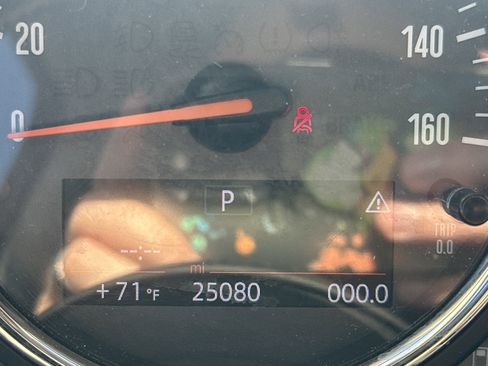 Used 2018 MINI Cooper 2-Door Hardtop image 2