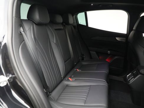 New 2025 Maserati Grecale GT image 19