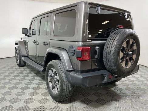 Used 2018 Jeep Wrangler Unlimited Sahara image 7