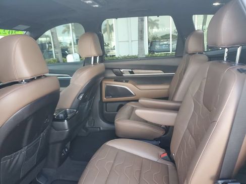 Certified 2022 Kia Telluride SX w/ SX Prestige Package AWD/4WD image 10