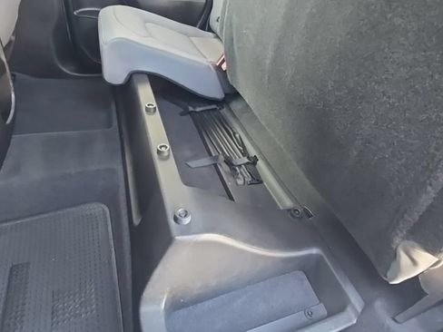 Used 2019 GMC Canyon 2WD Crew Cab w/ Convenience Package image 32