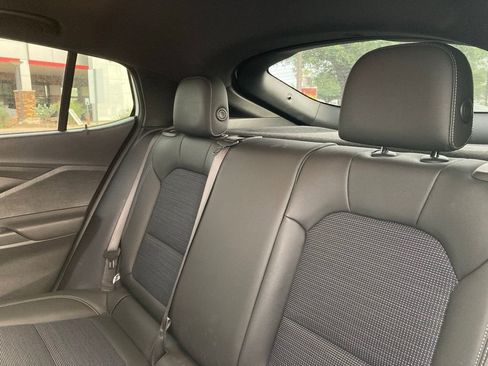 Used 2025 Buick Envista Preferred image 9