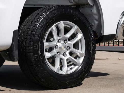 Used 2022 Chevrolet Silverado 1500 LT w/ Z71 Off-Road Package image 56