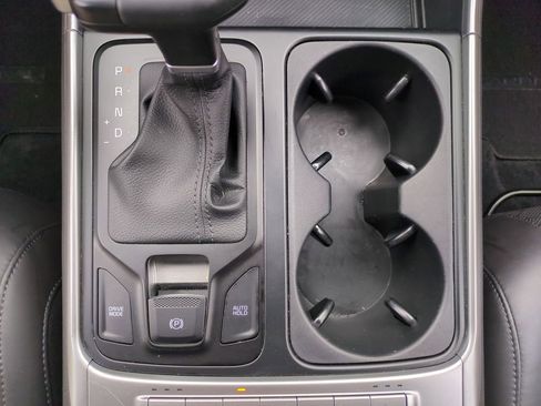 Used 2025 Kia Carnival image 24