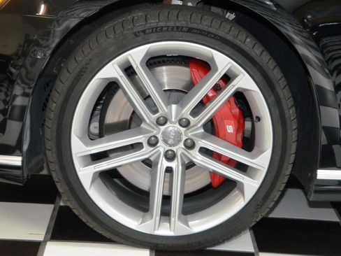 Used 2020 Audi S8 L image 13