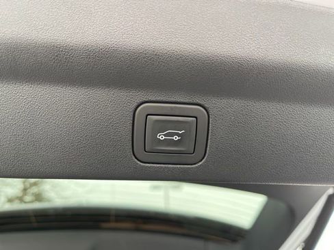 Used 2025 Cadillac Escalade IQ Sport 2 w/ LPO, ONYX Package image 9