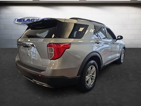 Used 2023 Ford Explorer XLT w/ Equipment Group 202A image 5