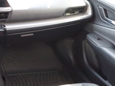 Used 2023 Toyota Prius XLE AWD/4WD image 10