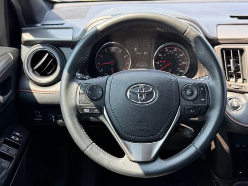 Used 2017 Toyota RAV4 SE FWD image 40