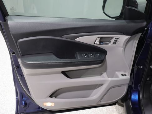 Used 2023 Honda Ridgeline RTL-E image 16