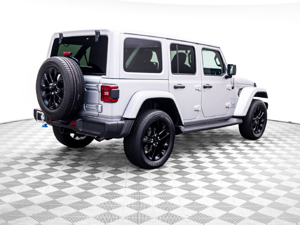 Used 2023 Jeep Wrangler Unlimited Sahara w/ Cold Weather Group AWD/4WD image 5