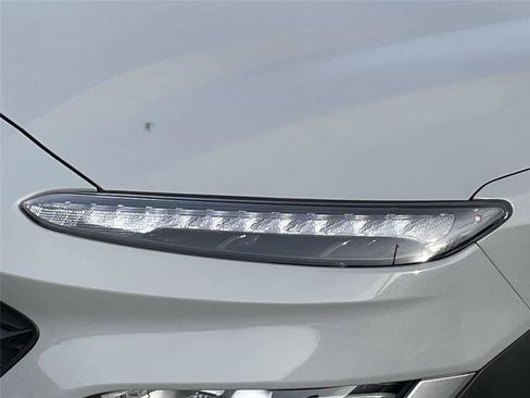 Used 2023 Hyundai Kona SEL image 9