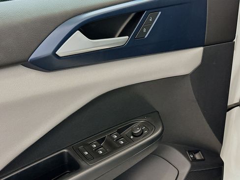 Used 2023 Volkswagen Taos SE image 15