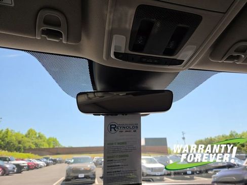 Used 2024 Honda Pilot Touring image 12