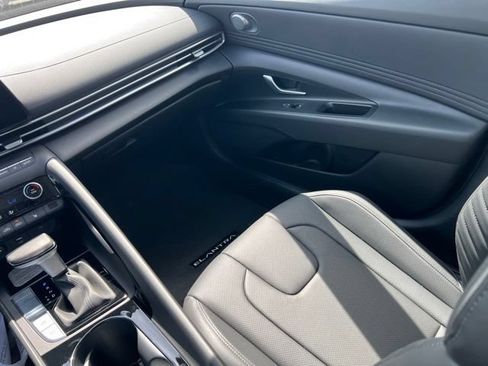 New 2026 Hyundai Elantra Limited FWD image 14