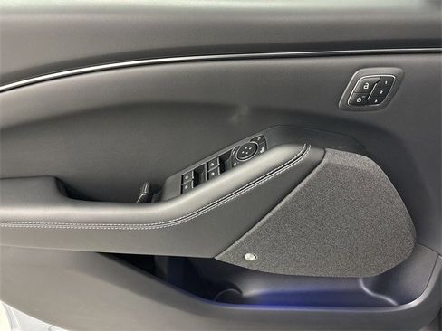 Certified 2025 Ford Mustang Mach-E Premium image 5