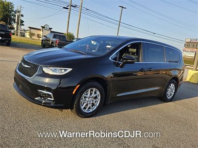 New 2026 Chrysler Pacifica Select