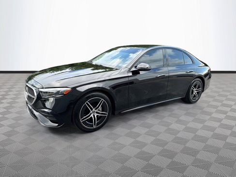 Used 2024 Mercedes-Benz E 350 4MATIC Sedan image 3