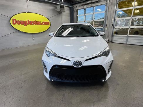 Used 2019 Toyota Corolla SE w/ SE Premium Package image 8