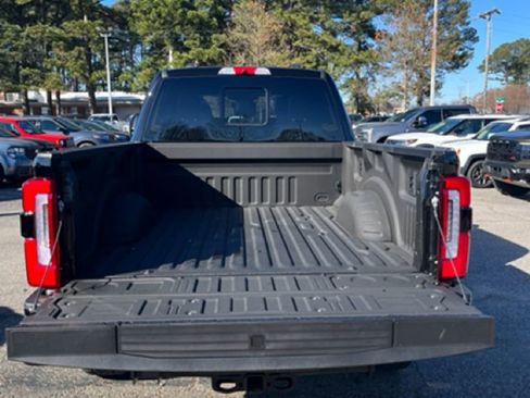 Used 2025 Ford F350 Platinum w/ FX4 Off-Road Package image 9
