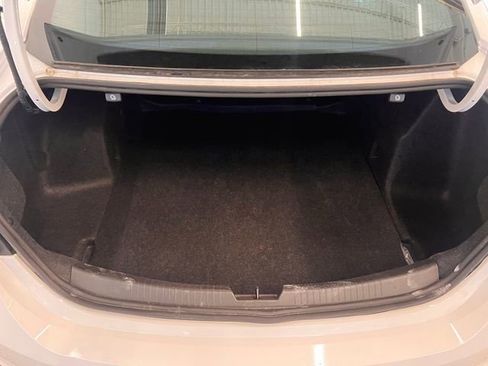 Used 2024 Chevrolet Malibu LT image 9