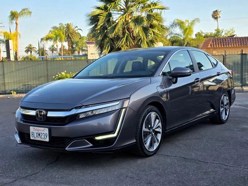 Used 2019 Honda Clarity Plug-In Hybrid image 1