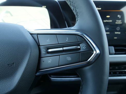 New 2026 Chevrolet Equinox LT w/ Convenience Package II image 23