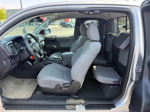 Used 2021 Toyota Tacoma SR w/ SR Convenience Package AWD/4WD image 11
