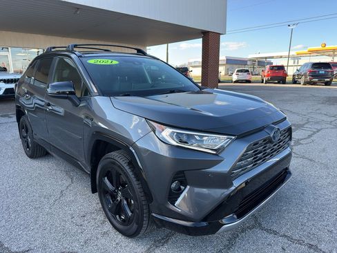 Used 2021 Toyota RAV4 XSE image 3