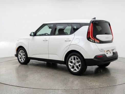 Used 2025 Kia Soul LX w/ LX Technology Package FWD image 6