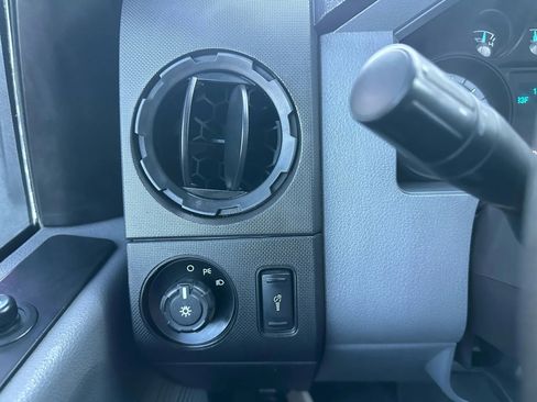 Used 2015 Ford F250 XL w/ Power Equipment Group image 16