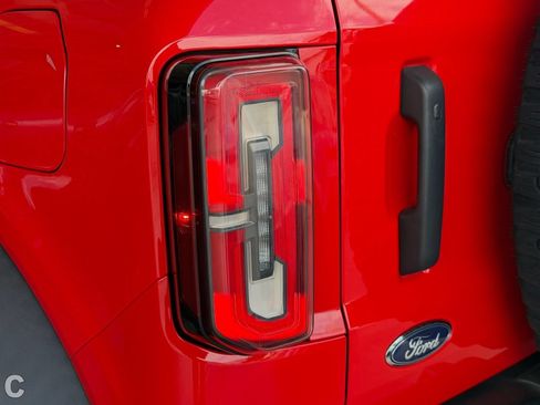 Used 2022 Ford Bronco Wildtrak AWD/4WD image 17