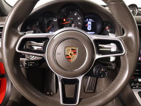 Used 2019 Porsche 911 Carrera RWD image 3