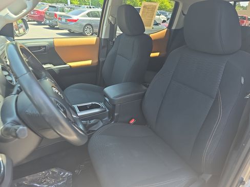Used 2019 Toyota Tacoma SR5 RWD image 14