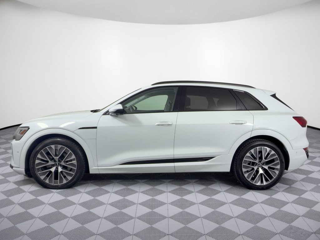 Used 2024 Audi Q8 e-tron Prestige AWD/4WD image 2