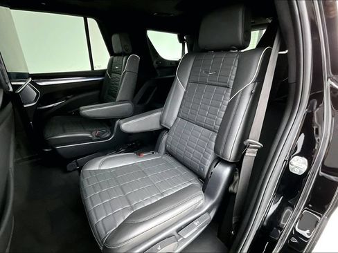 Used 2025 Cadillac Escalade Sport Platinum AWD/4WD image 32