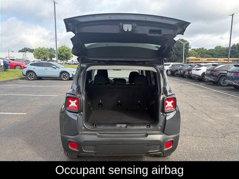 Used 2023 Jeep Renegade Latitude AWD/4WD image 24