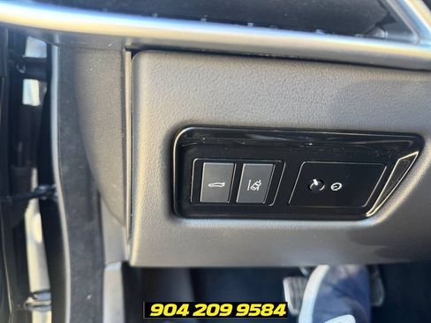 Used 2018 Jaguar XE S AWD/4WD image 11