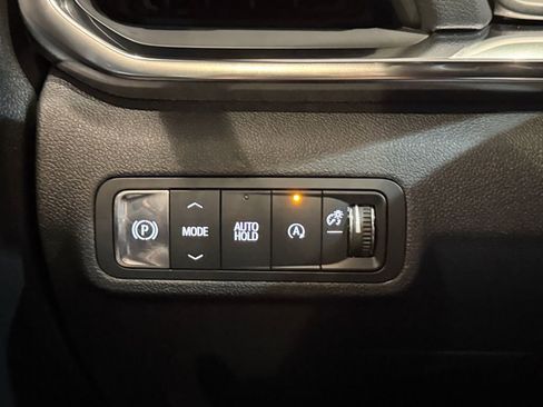 Used 2026 GMC Terrain Elevation w/ Elevation Premium Package image 3