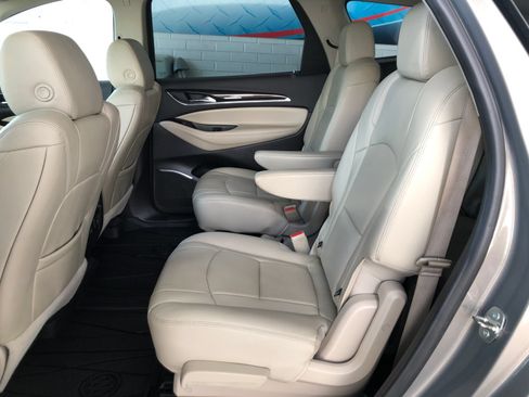 Used 2019 Buick Enclave Essence FWD image 12
