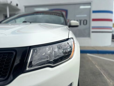 Used 2018 Jeep Compass Latitude w/ Popular Equipment Group AWD/4WD image 11
