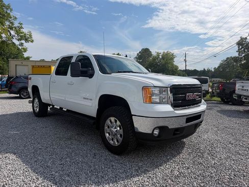 Used 2011 GMC Sierra 2500 SLT w/ SLT Convenience Package AWD/4WD image 9