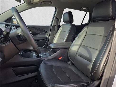 Used 2024 GMC Terrain SLT image 15