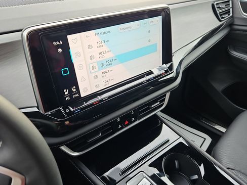 New 2026 Volkswagen Atlas Cross Sport SE AWD/4WD image 18